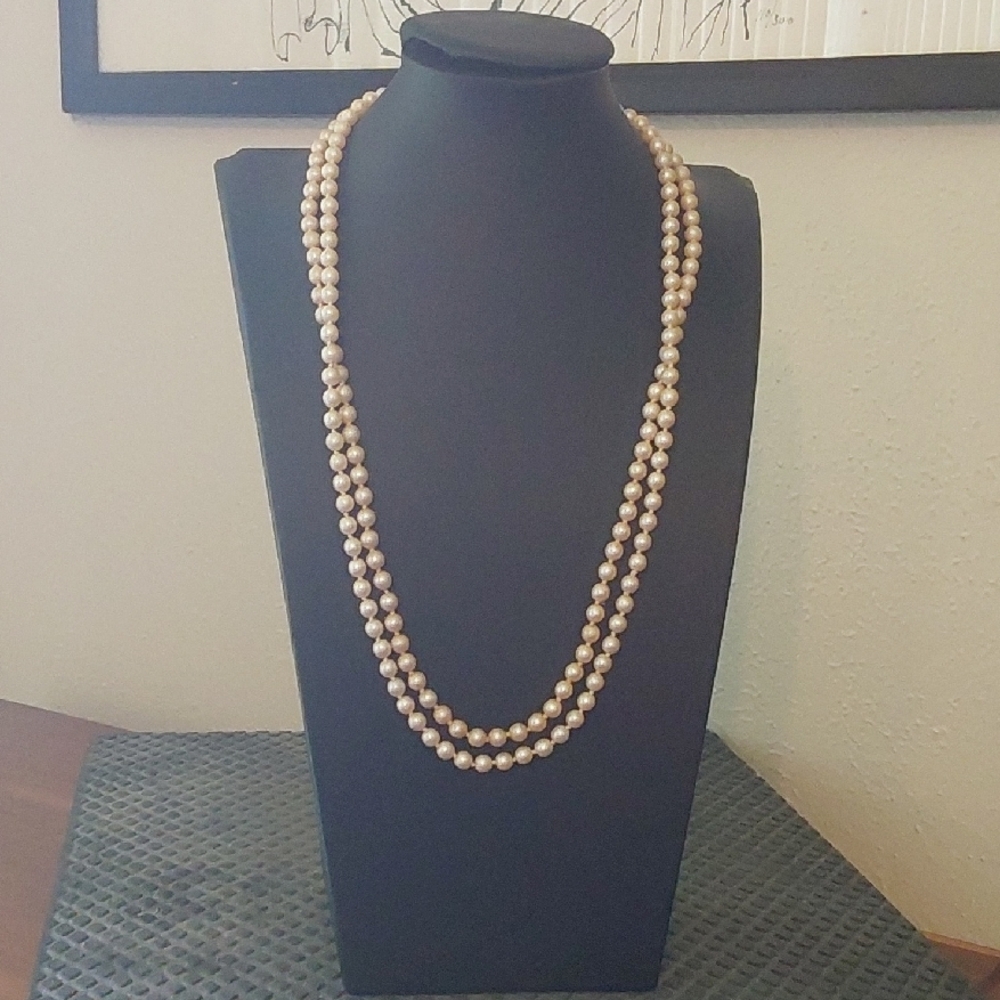 Elegant Pearl Necklace